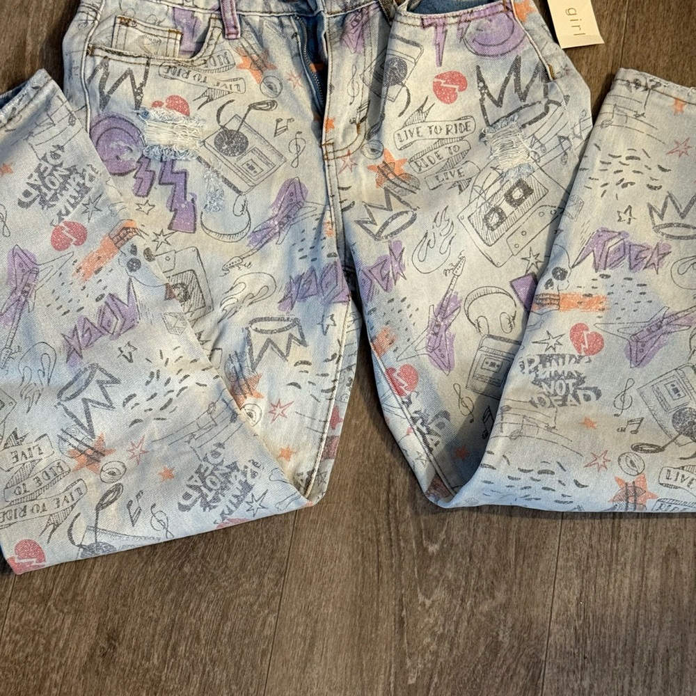 Madden Girl NWT Graphic Print Jeans. Size 26 waist
